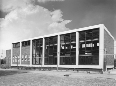 45073 Gezicht op het rioolgemaal aan de Lange Hagelstraat te Utrecht.